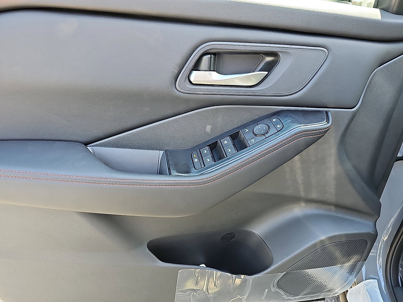 New 2026 Nissan Rogue SV AWD/4WD image 8