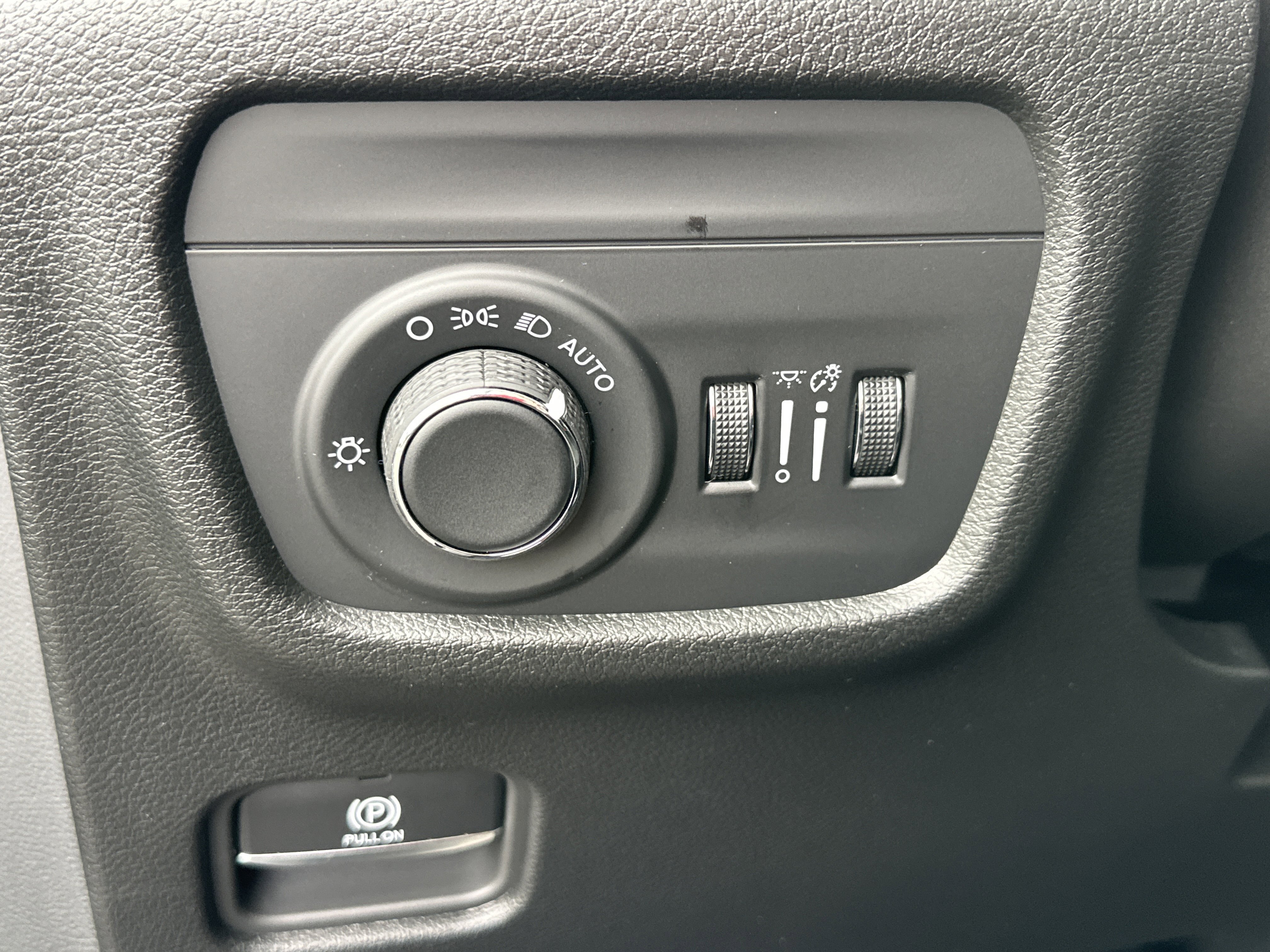 New 2025 Jeep Grand Cherokee L Altitude image 11