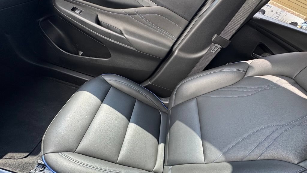Used 2024 Buick Envista Sport Touring w/ Convenience I Package FWD image 22