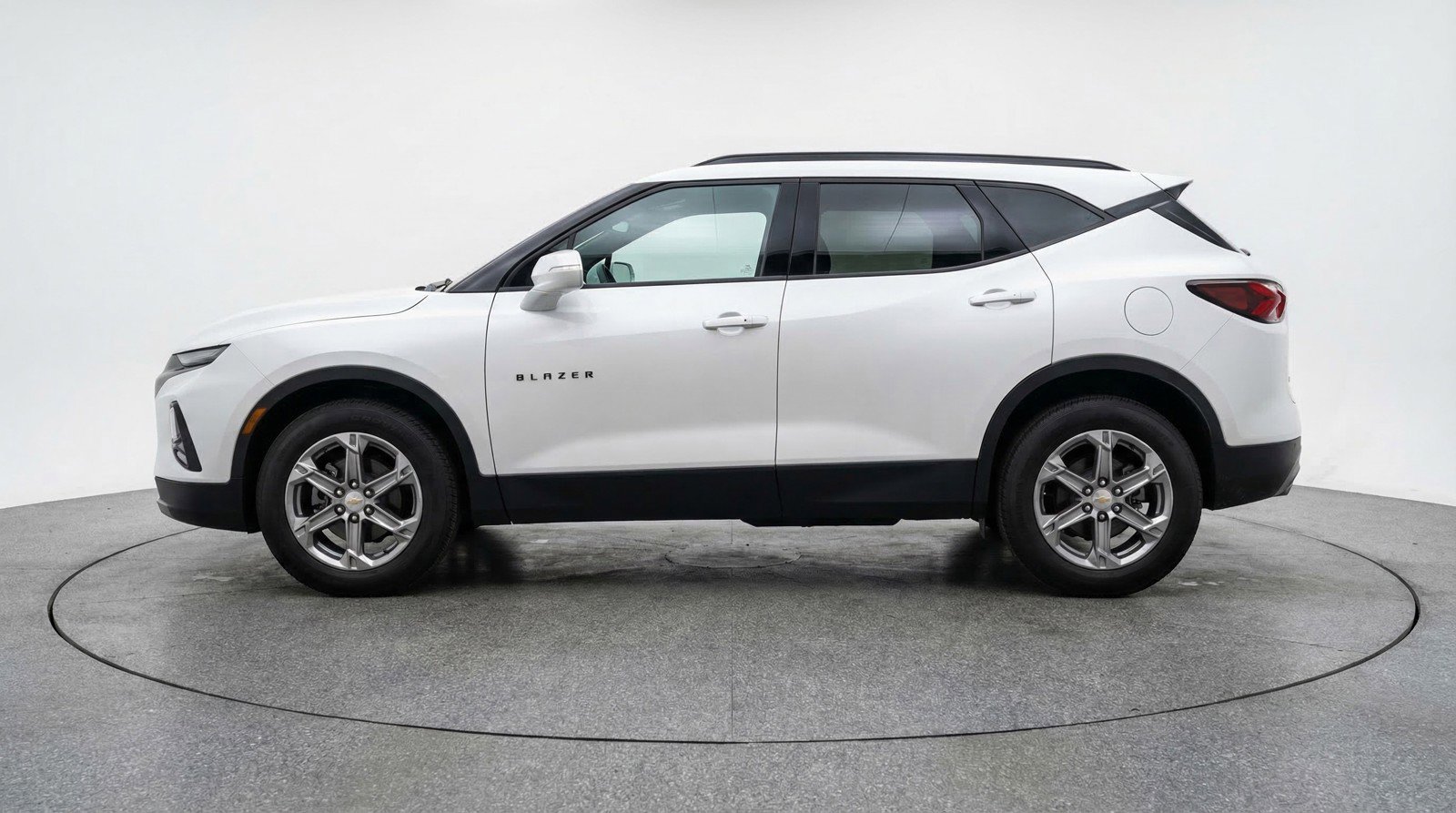 Used 2025 Chevrolet Blazer LT FWD image 5