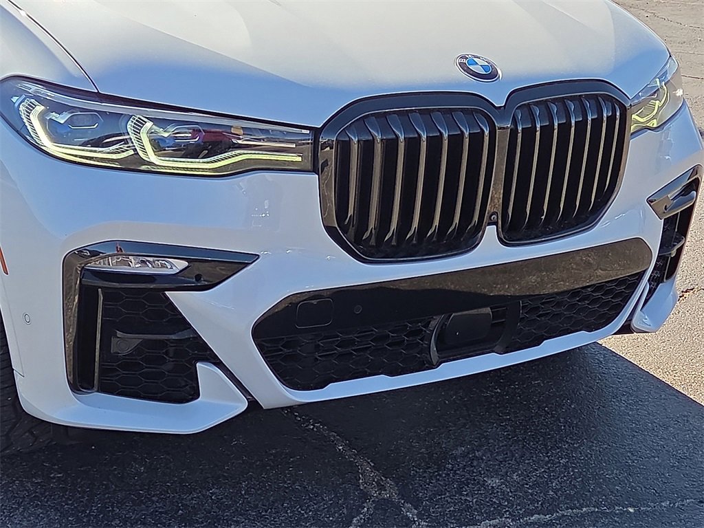 Used 2021 BMW X7 M50i w/ Dynamic Handling Package image 9