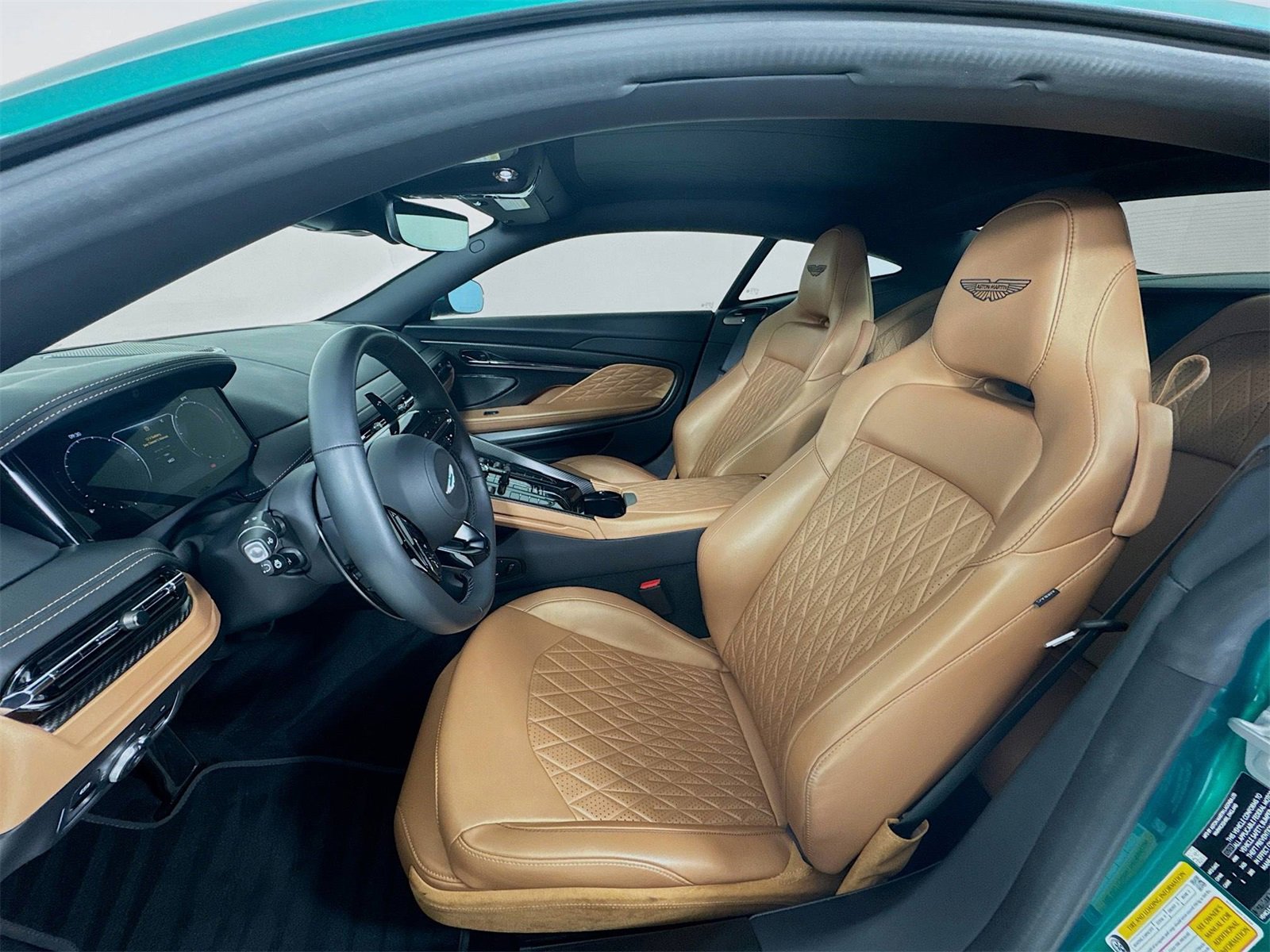 Used 2025 Aston Martin DB12 Coupe image 20