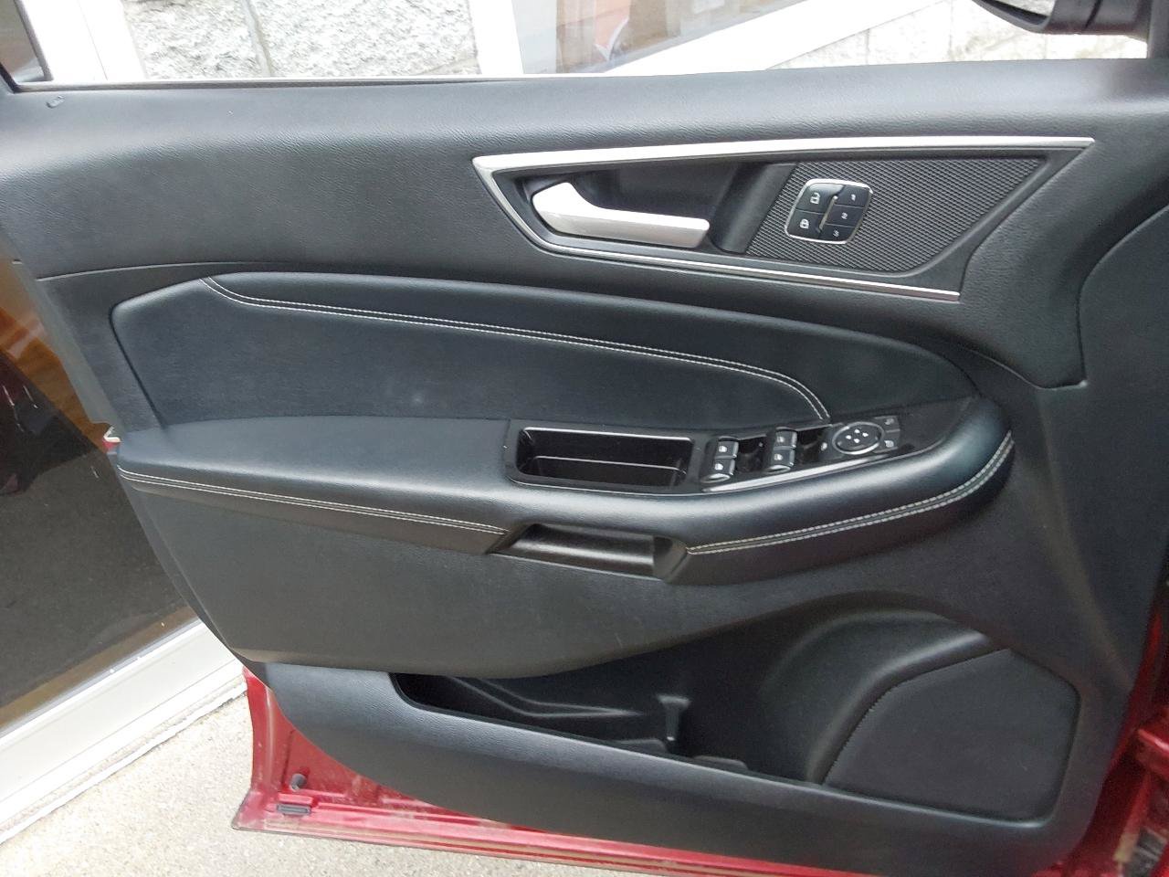Used 2016 Ford Edge Titanium AWD/4WD image 18