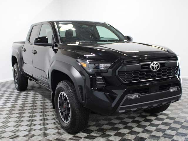 Certified 2025 Toyota Tacoma TRD Off-Road AWD/4WD image 8