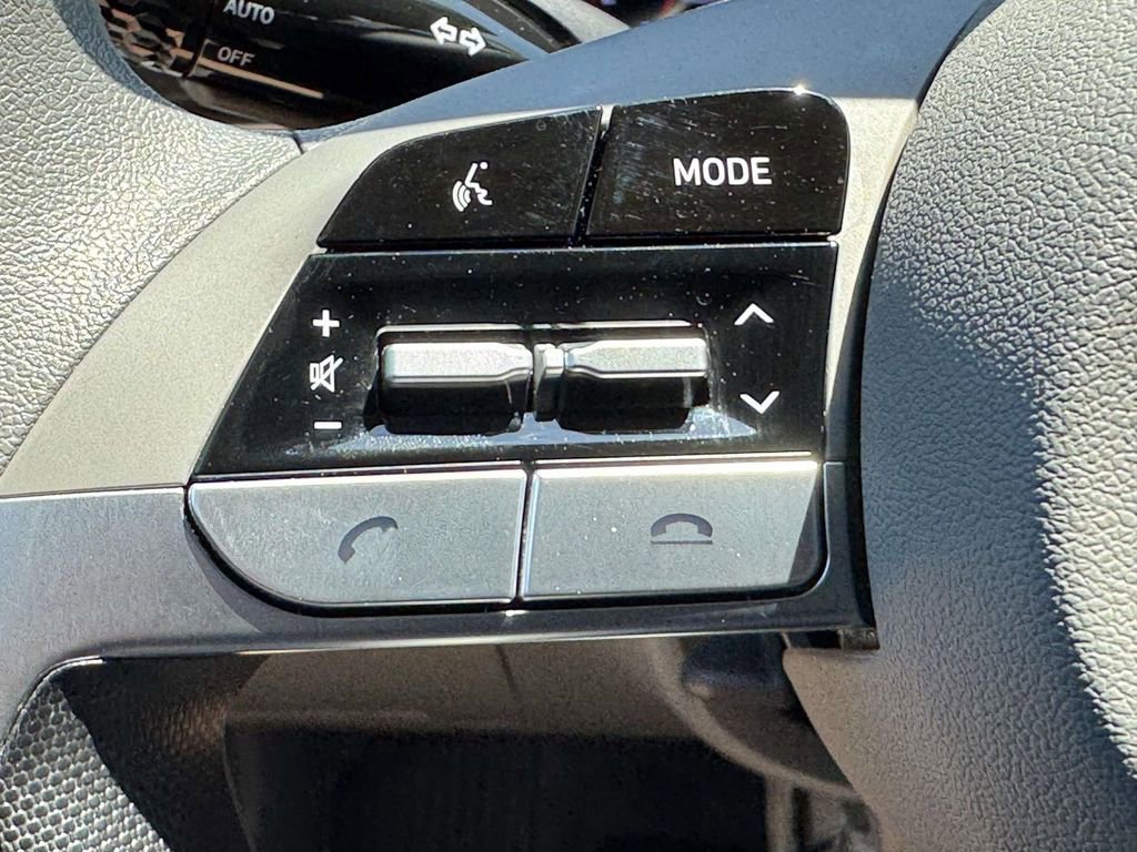 Used 2023 Hyundai Elantra SEL w/ Cargo Package FWD image 19