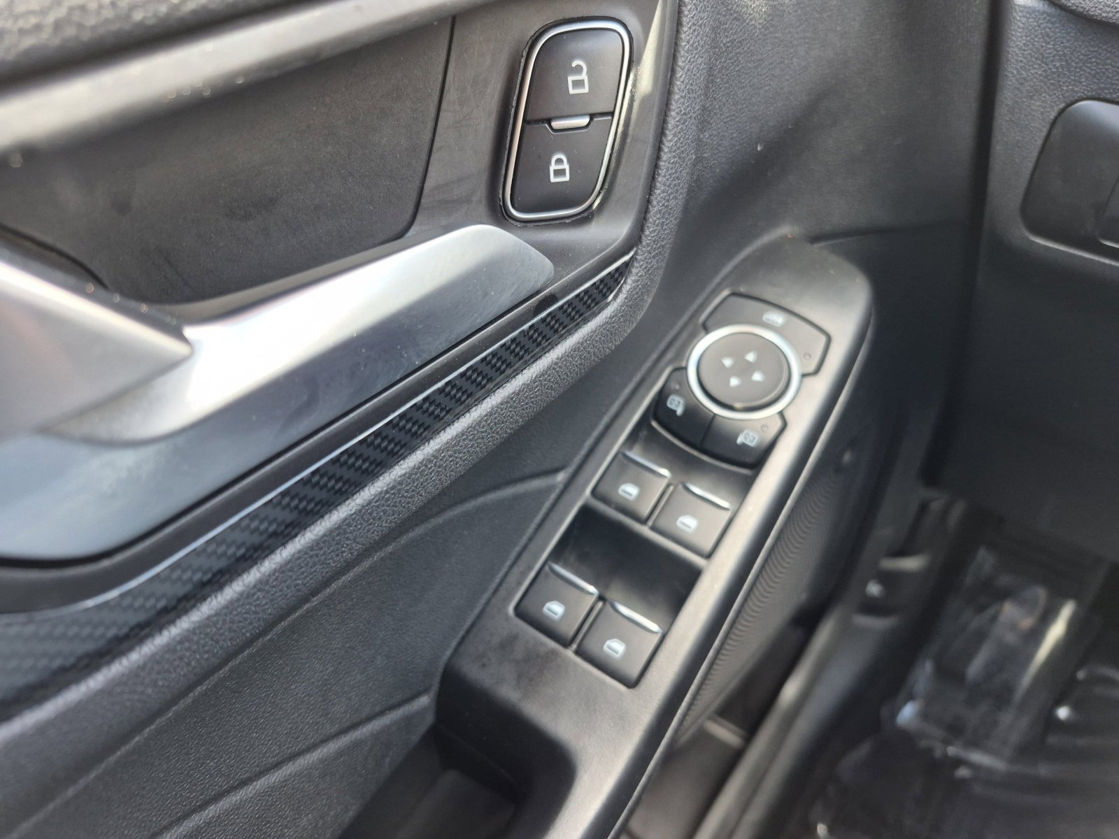 Used 2025 Ford Escape ST-Line image 13
