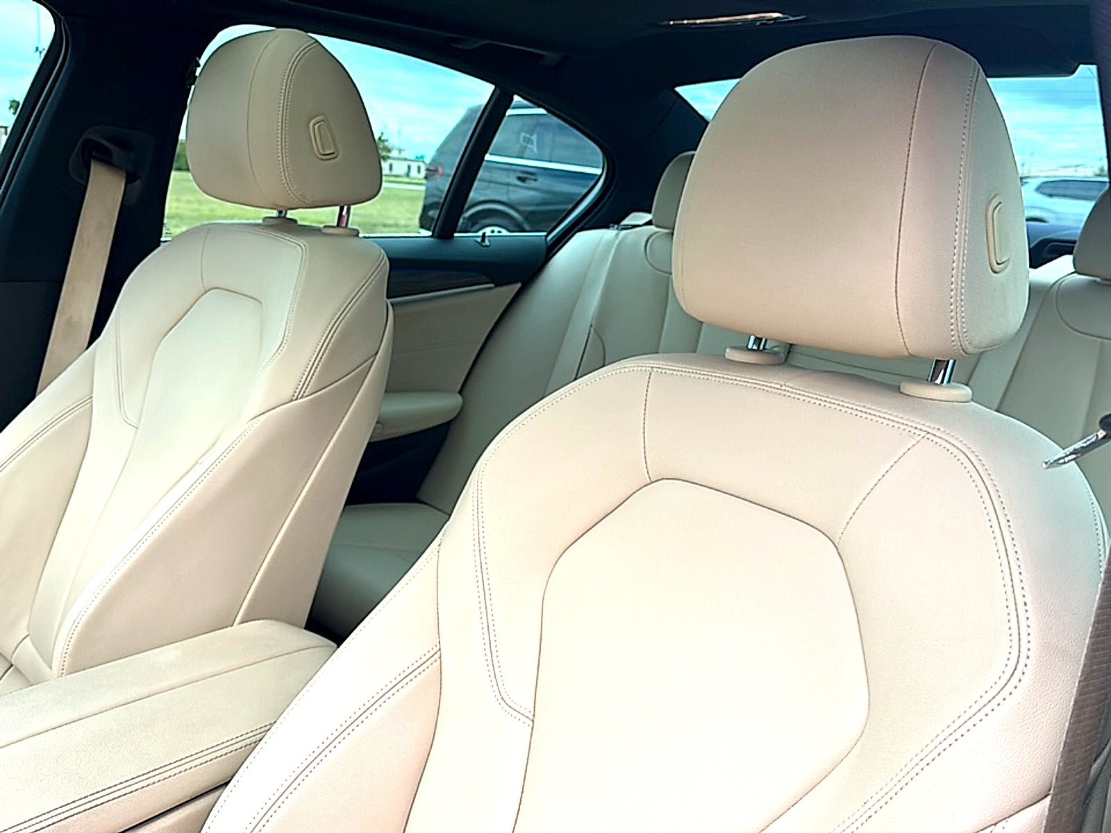 Used 2019 BMW 530i w/ Convenience Package RWD image 14