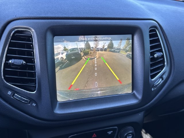 Used 2018 Jeep Compass Trailhawk w/ Leather Interior Group AWD/4WD image 32