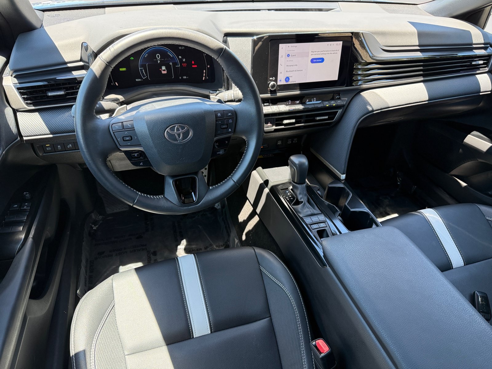 Used 2025 Toyota Camry SE FWD image 15