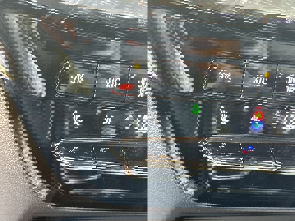 Certified 2024 Buick Encore GX Avenir image 35