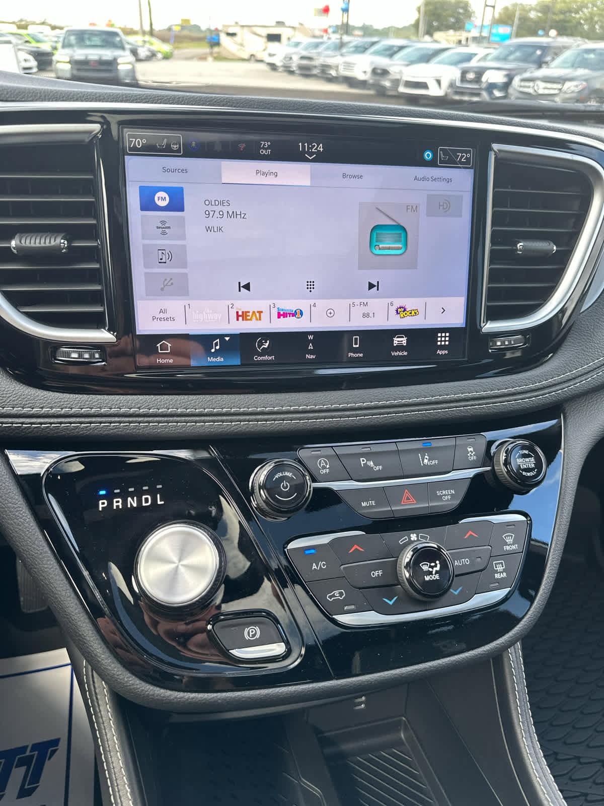 New 2026 Chrysler Pacifica Limited image 16