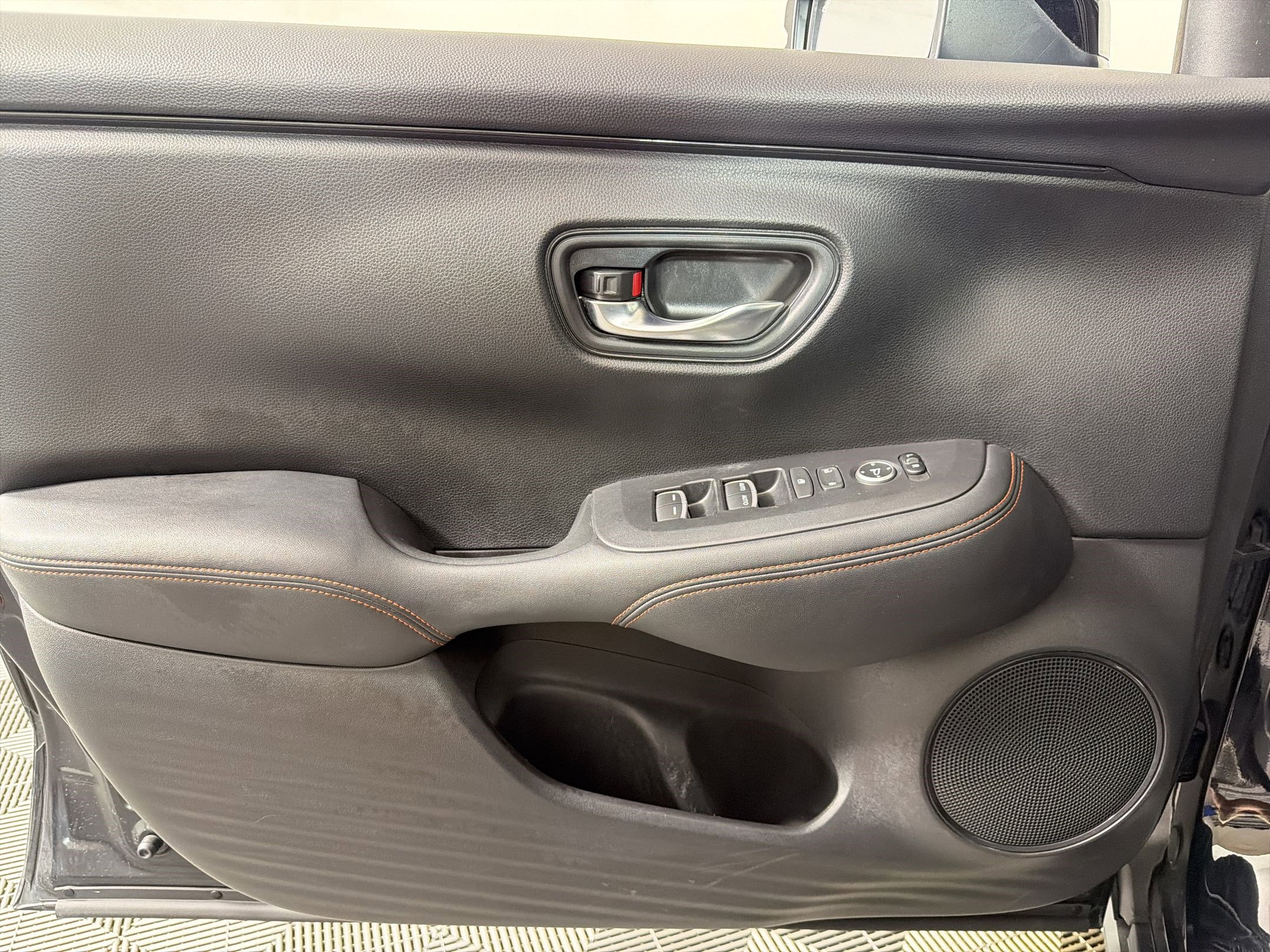 Used 2023 Honda HR-V Sport image 11