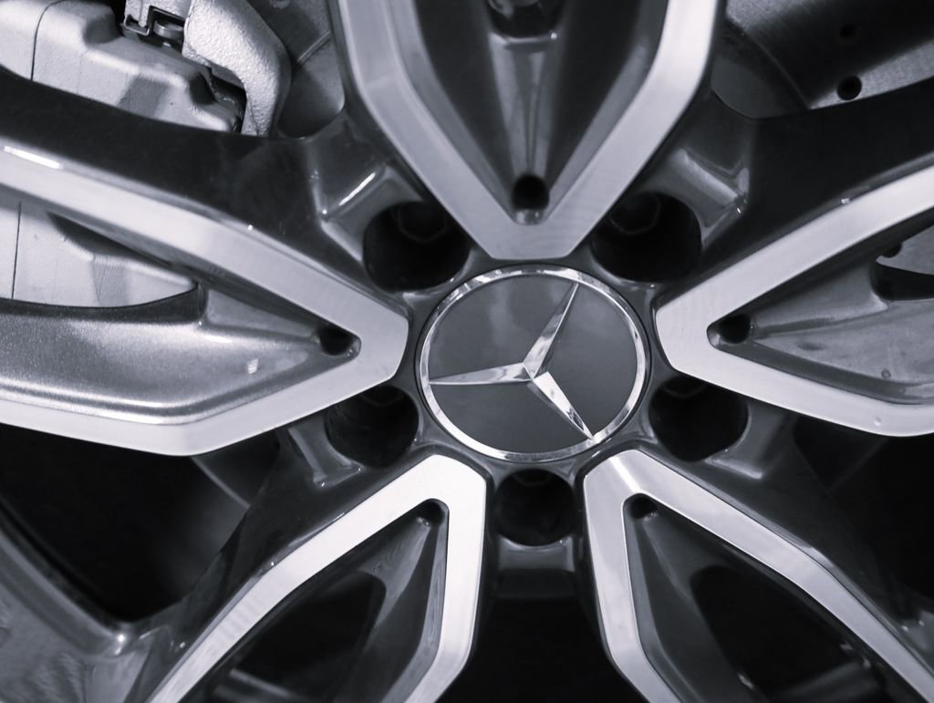 Certified 2025 Mercedes-Benz GLB 35 AMG 4MATIC image 8