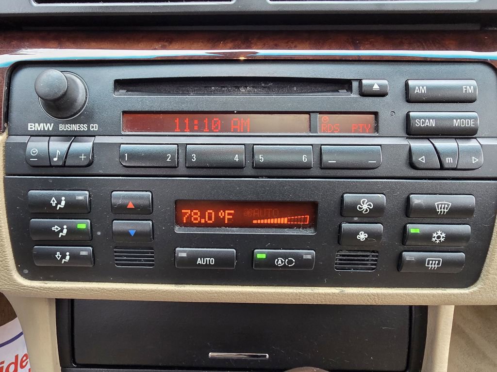 Used 2004 BMW 325i Sedan image 21