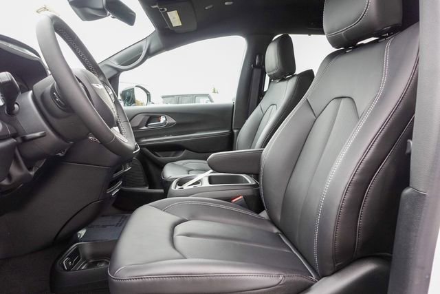 New 2026 Chrysler Voyager LX image 12