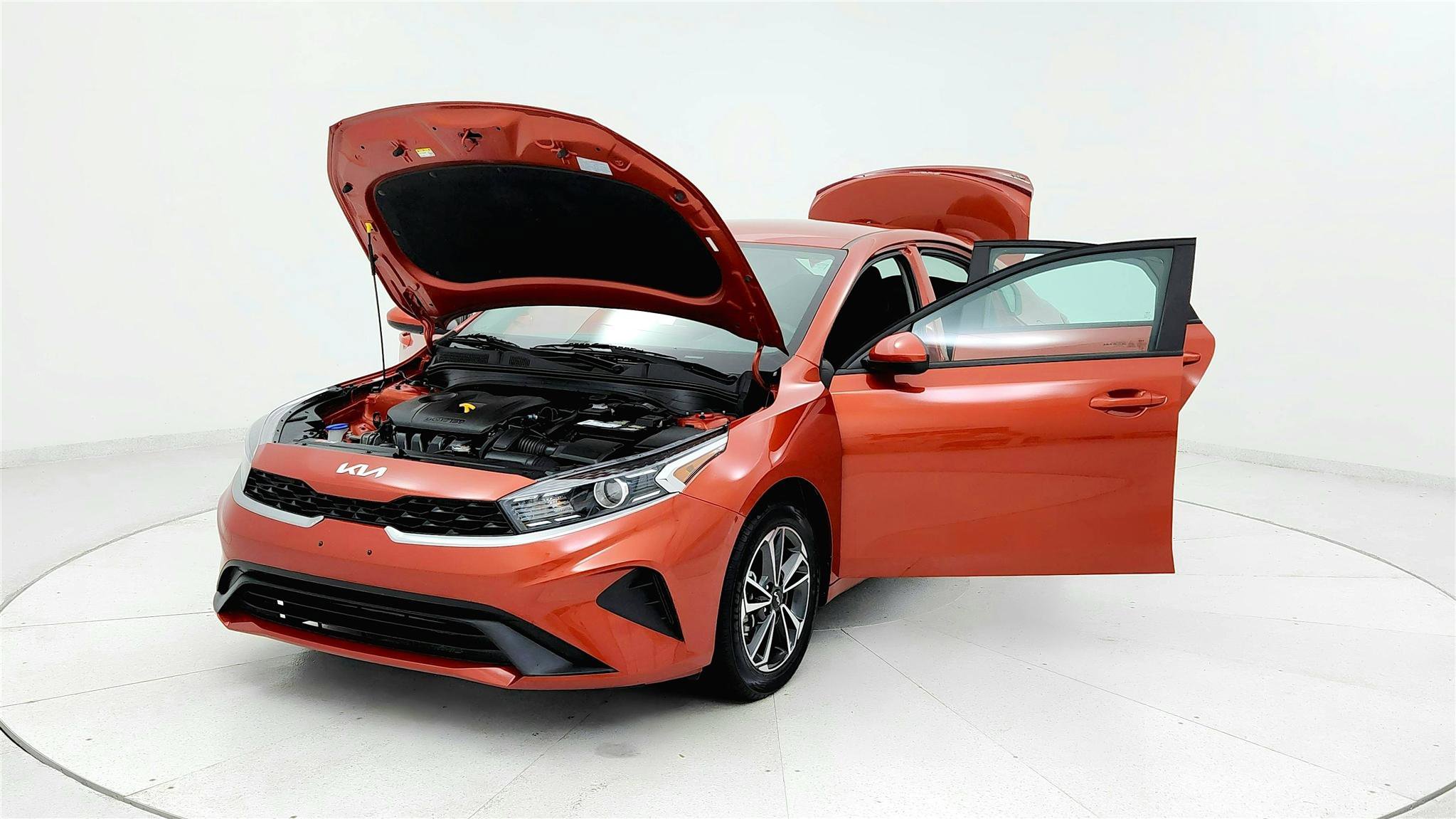 Used 2023 Kia Forte LXS image 9