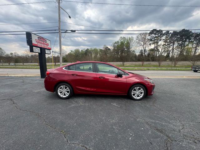 Used 2019 Chevrolet Cruze LT w/ Convenience Package FWD image 2