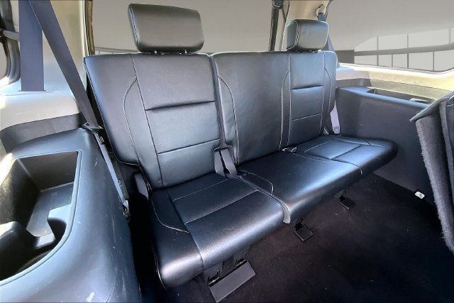 Used 2015 Nissan Armada Platinum w/ 2nd Row Captain Seat Package RWD image 24