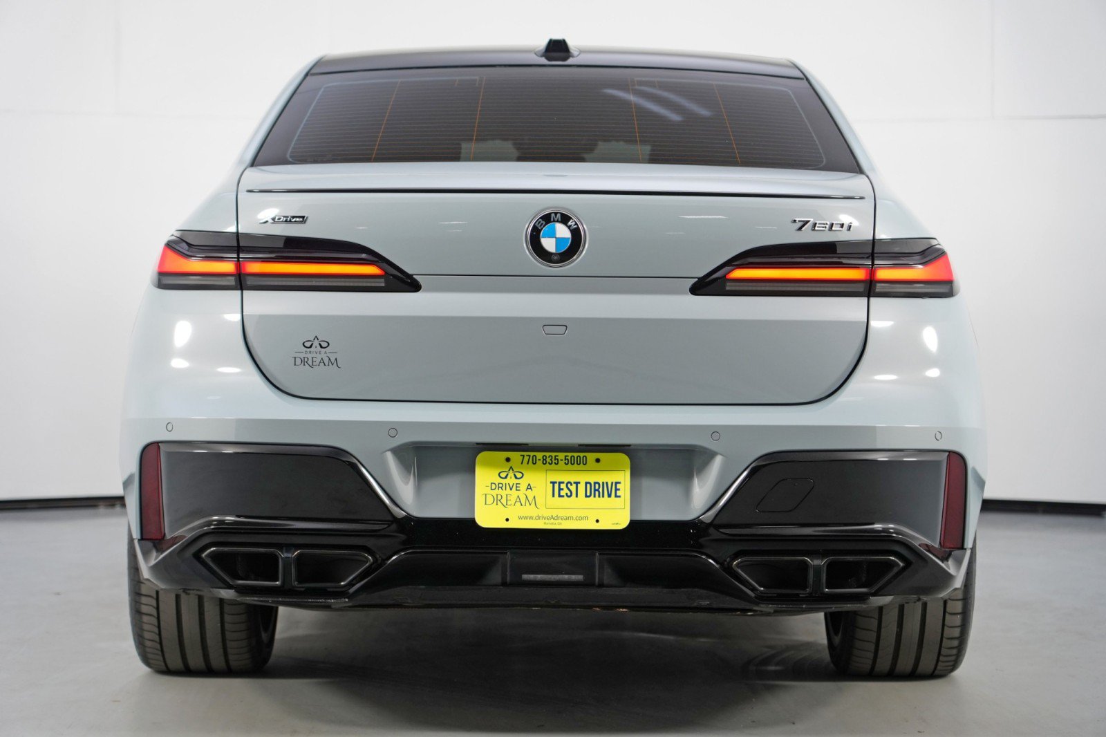 Used 2024 BMW 760i xDrive w/ Premium Package 2 AWD/4WD image 11