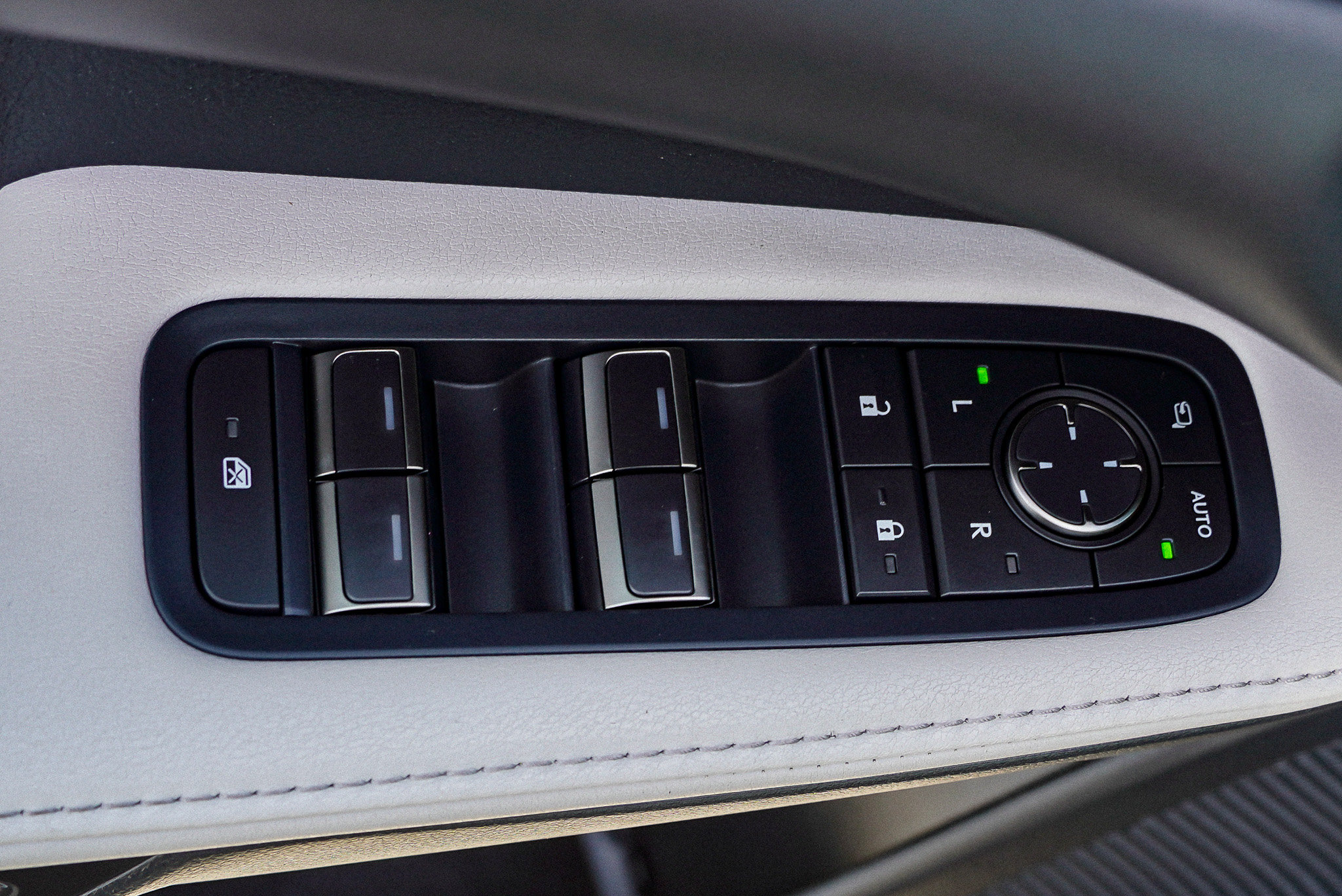 Used 2023 Lexus RX 350 Premium w/ Cold Area Package AWD/4WD image 20