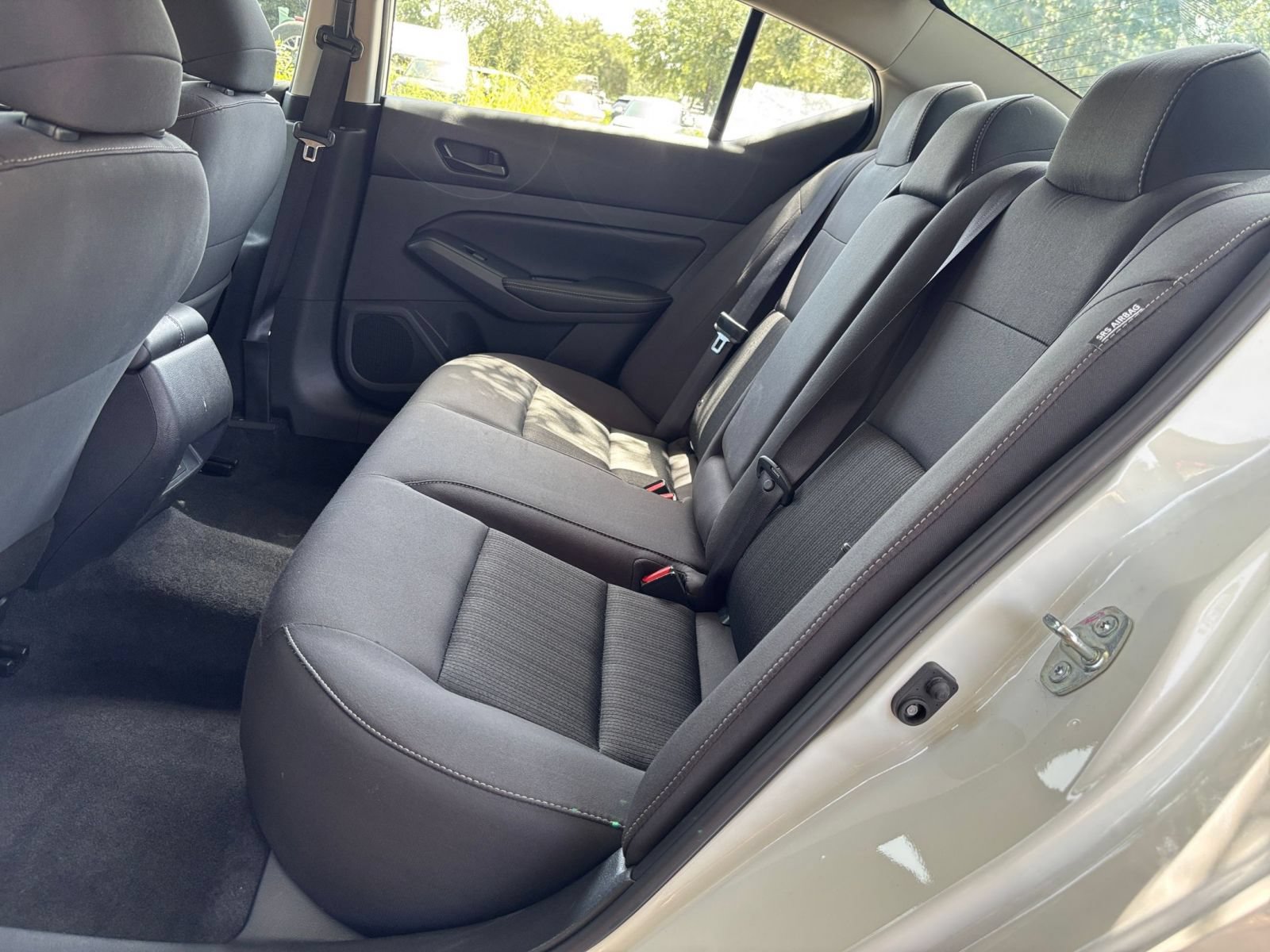 Used 2025 Nissan Altima 2.5 SV FWD image 21