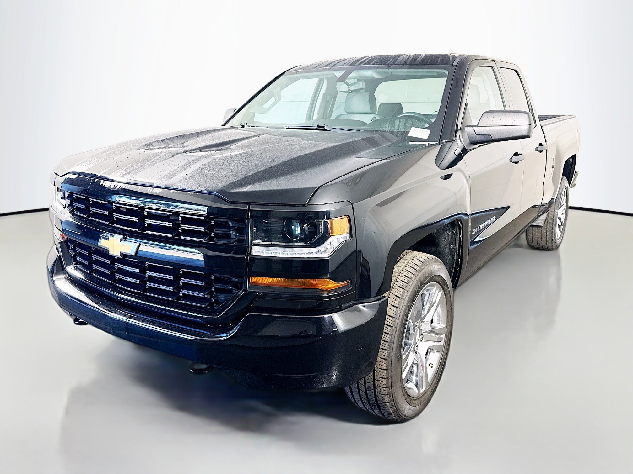 Used 2018 Chevrolet Silverado 1500 Custom image 4