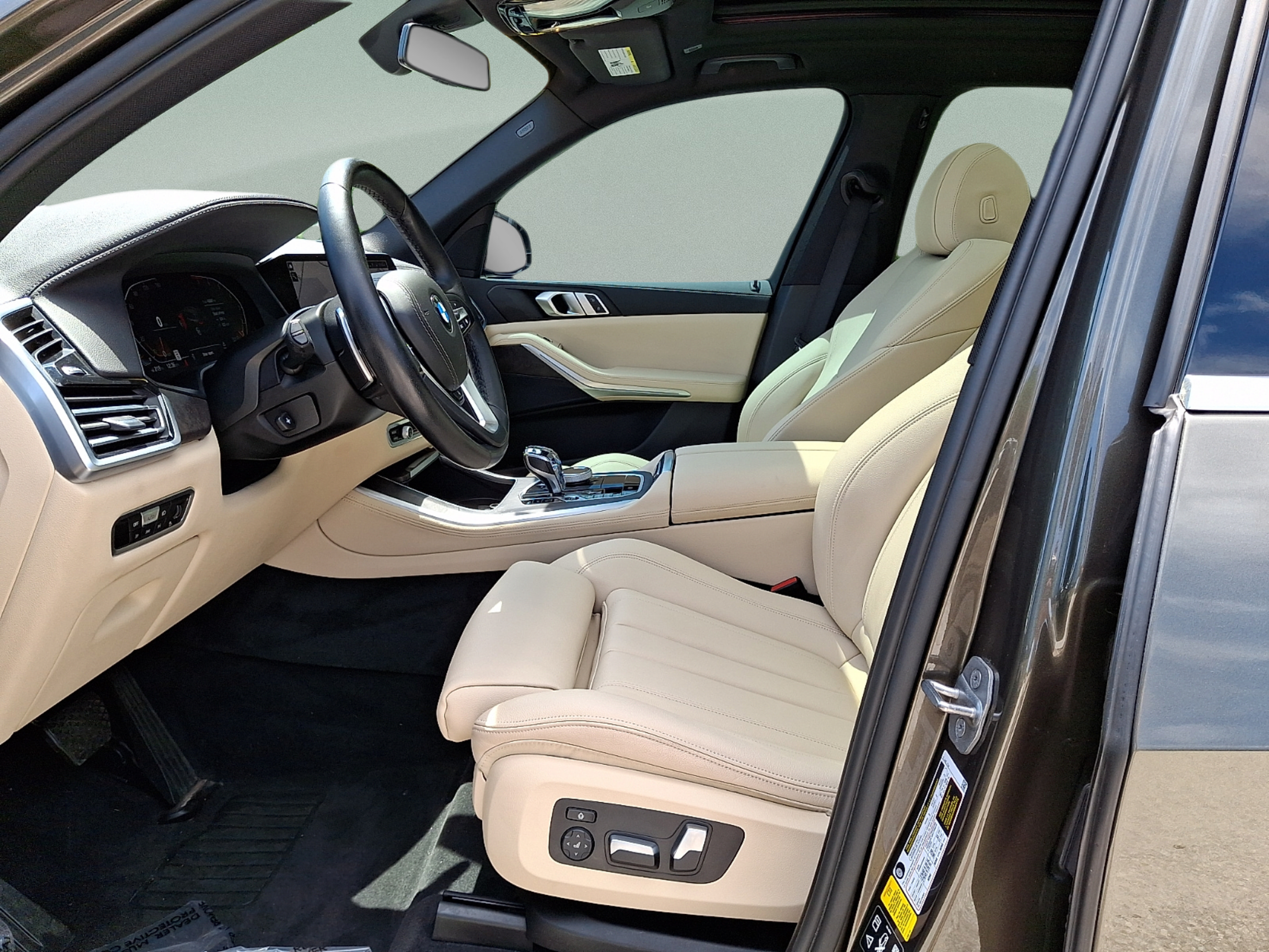 Used 2022 BMW X5 xDrive40i w/ Executive Package AWD/4WD image 11