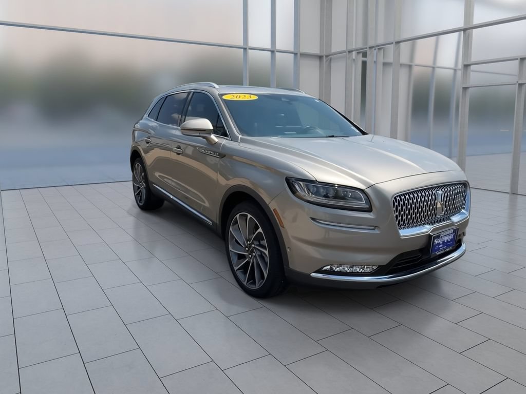 Used 2023 Lincoln Nautilus Reserve w/ Equipment Group 202A AWD/4WD image 2