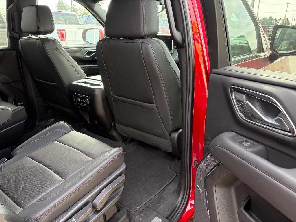 Used 2024 Chevrolet Tahoe High Country AWD/4WD image 16