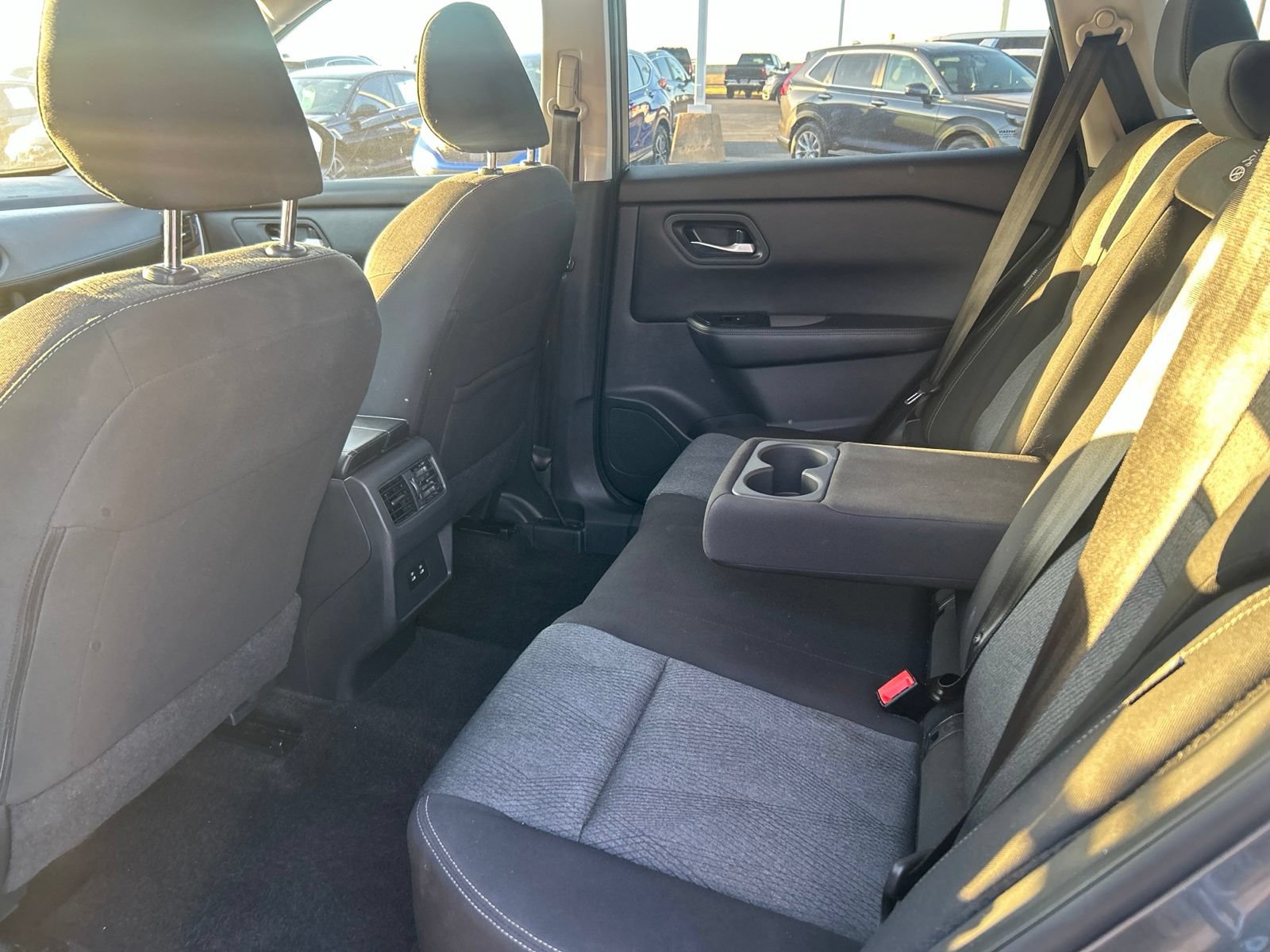 Used 2025 Nissan Rogue SV FWD image 9