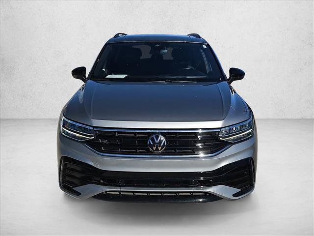 Used 2023 Volkswagen Tiguan SE R-Line image 2