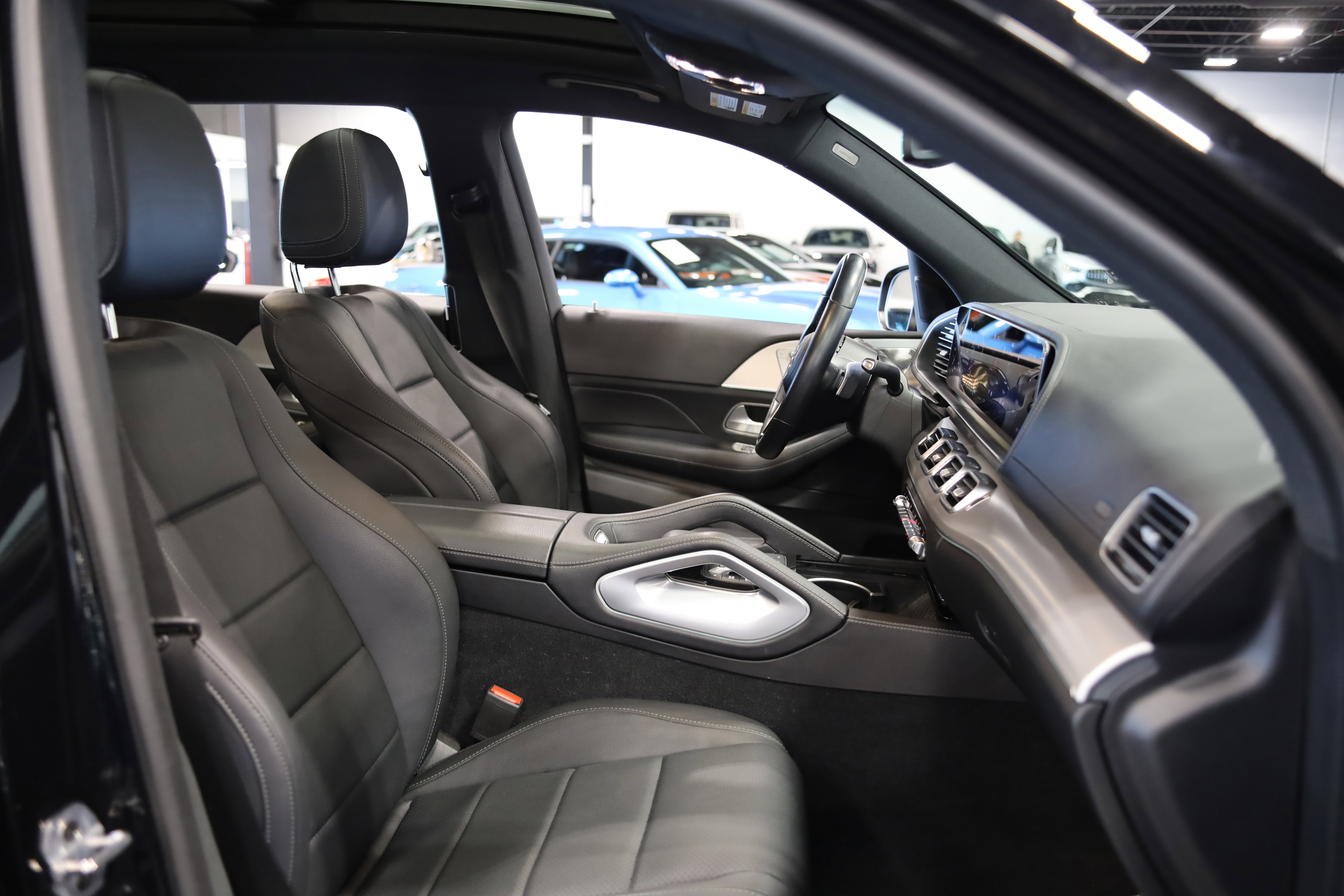 Used 2024 Mercedes-Benz GLS 450 4MATIC image 41