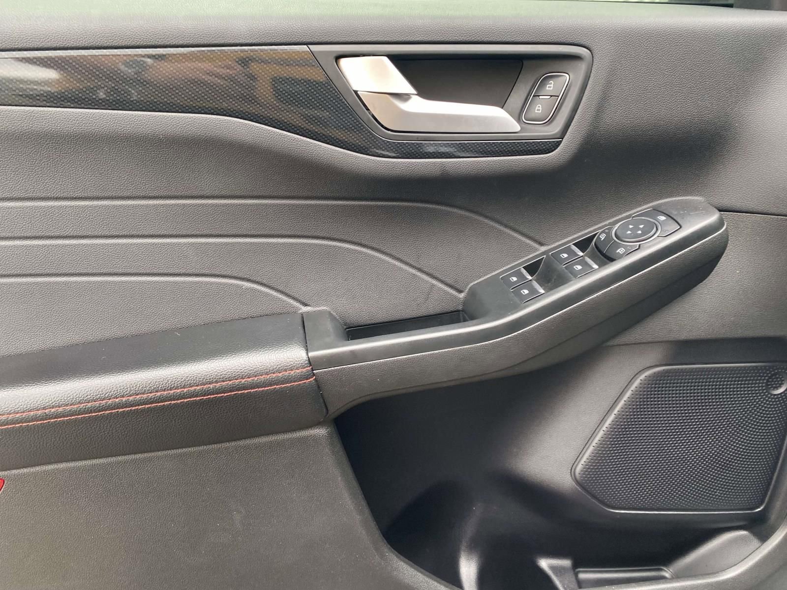 Used 2023 Ford Escape ST-Line image 14