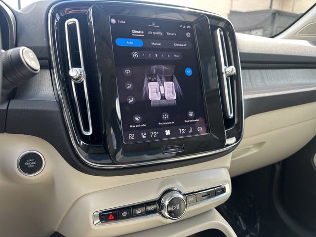 Certified 2023 Volvo XC40 B5 Ultimate w/ Climate Package image 20