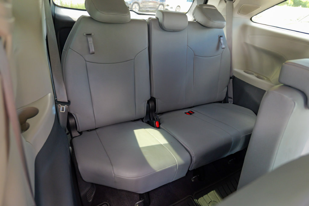 Used 2024 Toyota Sienna XLE w/ XLE Plus Package FWD image 31