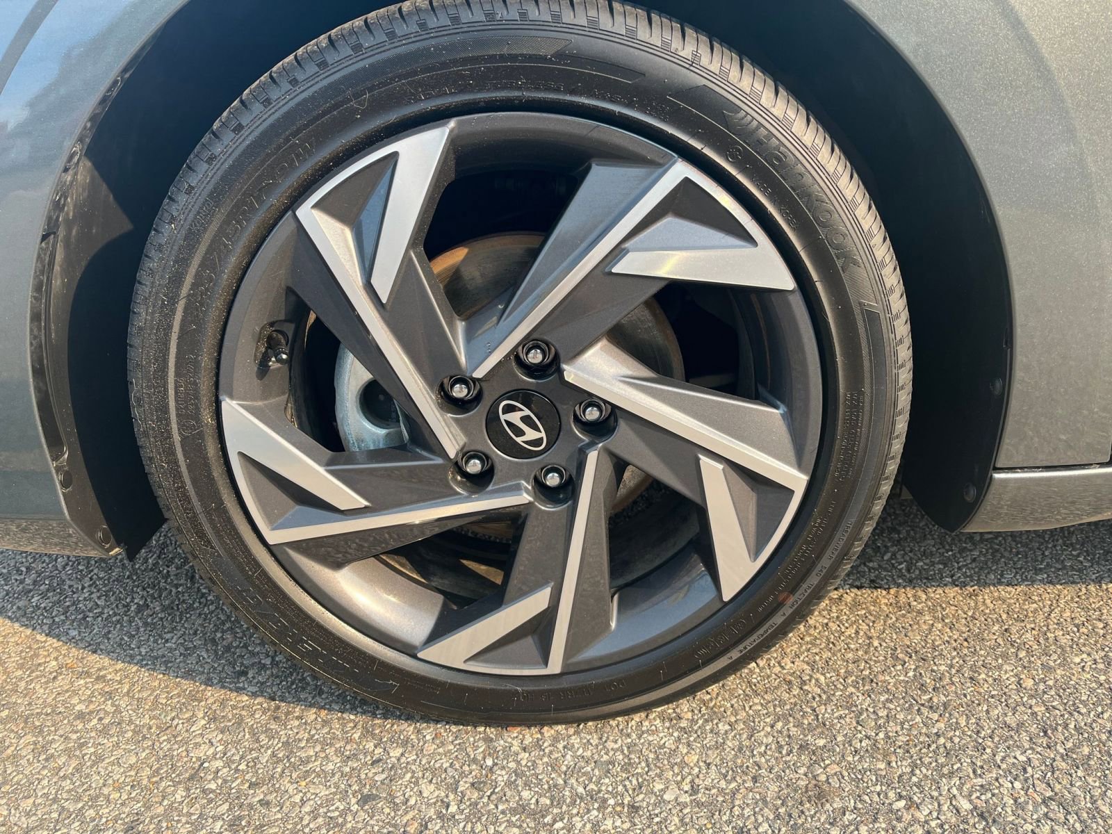 Used 2025 Hyundai Elantra SEL image 32