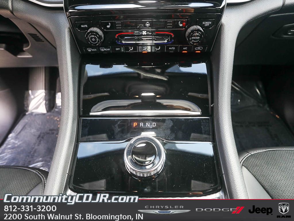 New 2025 Jeep Grand Cherokee L Altitude image 16