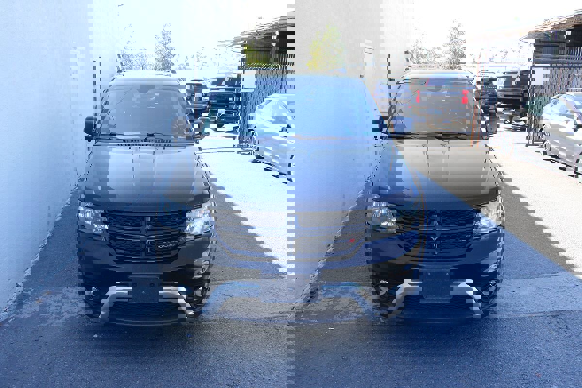 Used 2015 Dodge Journey Crossroad w/ Flexible Seating Group image 2