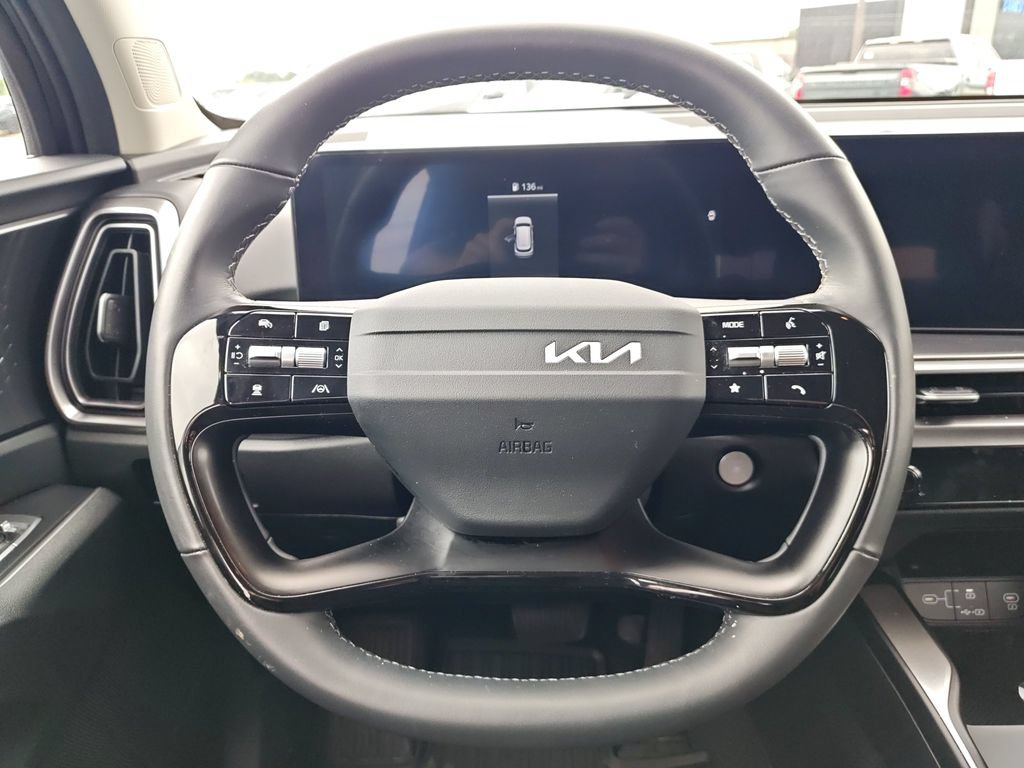 Used 2026 Kia Sorento LX FWD image 17