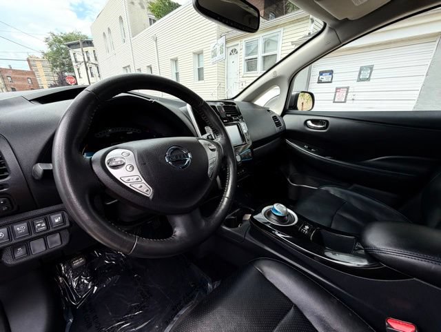 Used 2017 Nissan Leaf SL w/ Premium Package FWD image 15