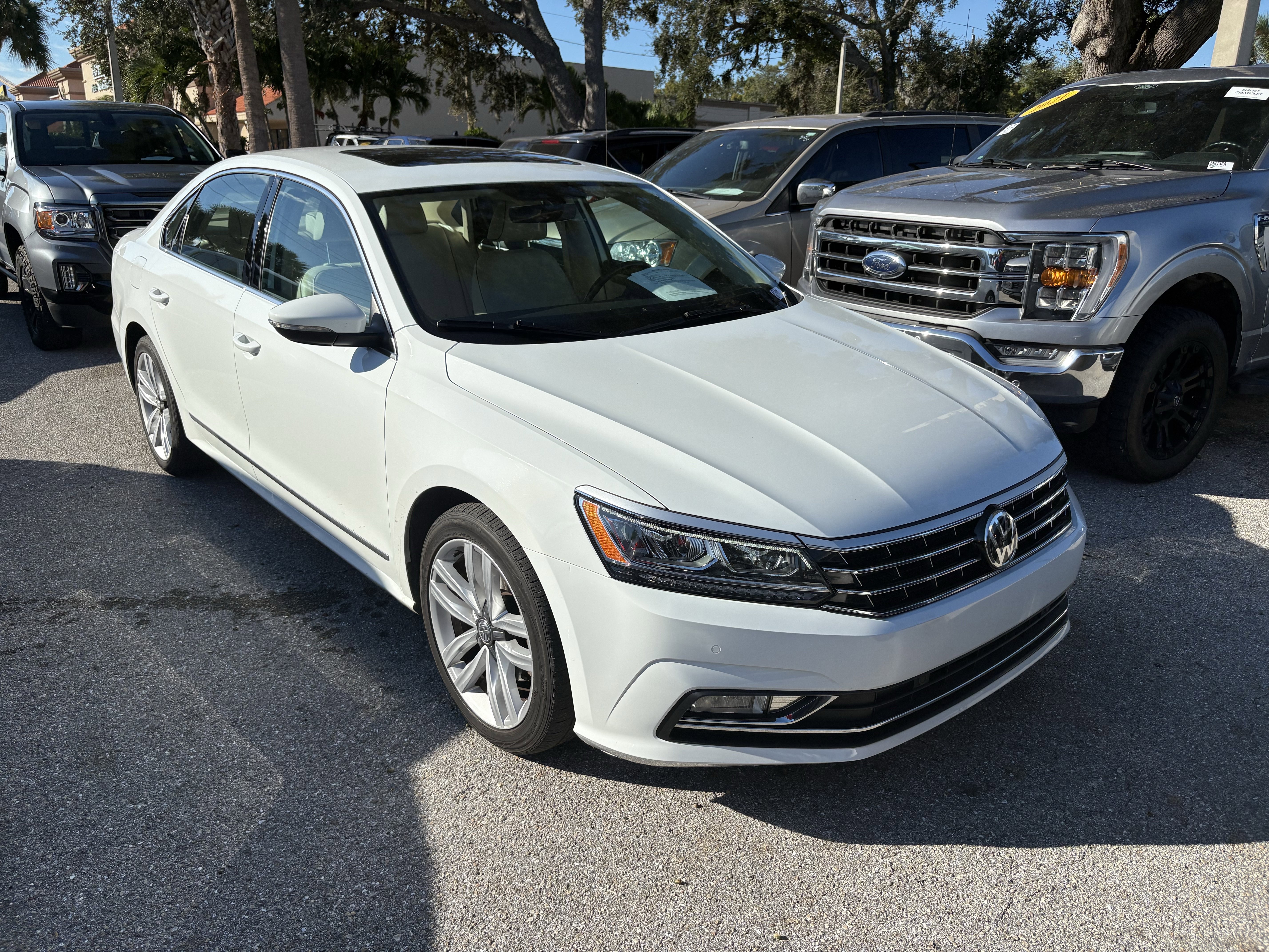 Used 2017 Volkswagen Passat 1.8T SE