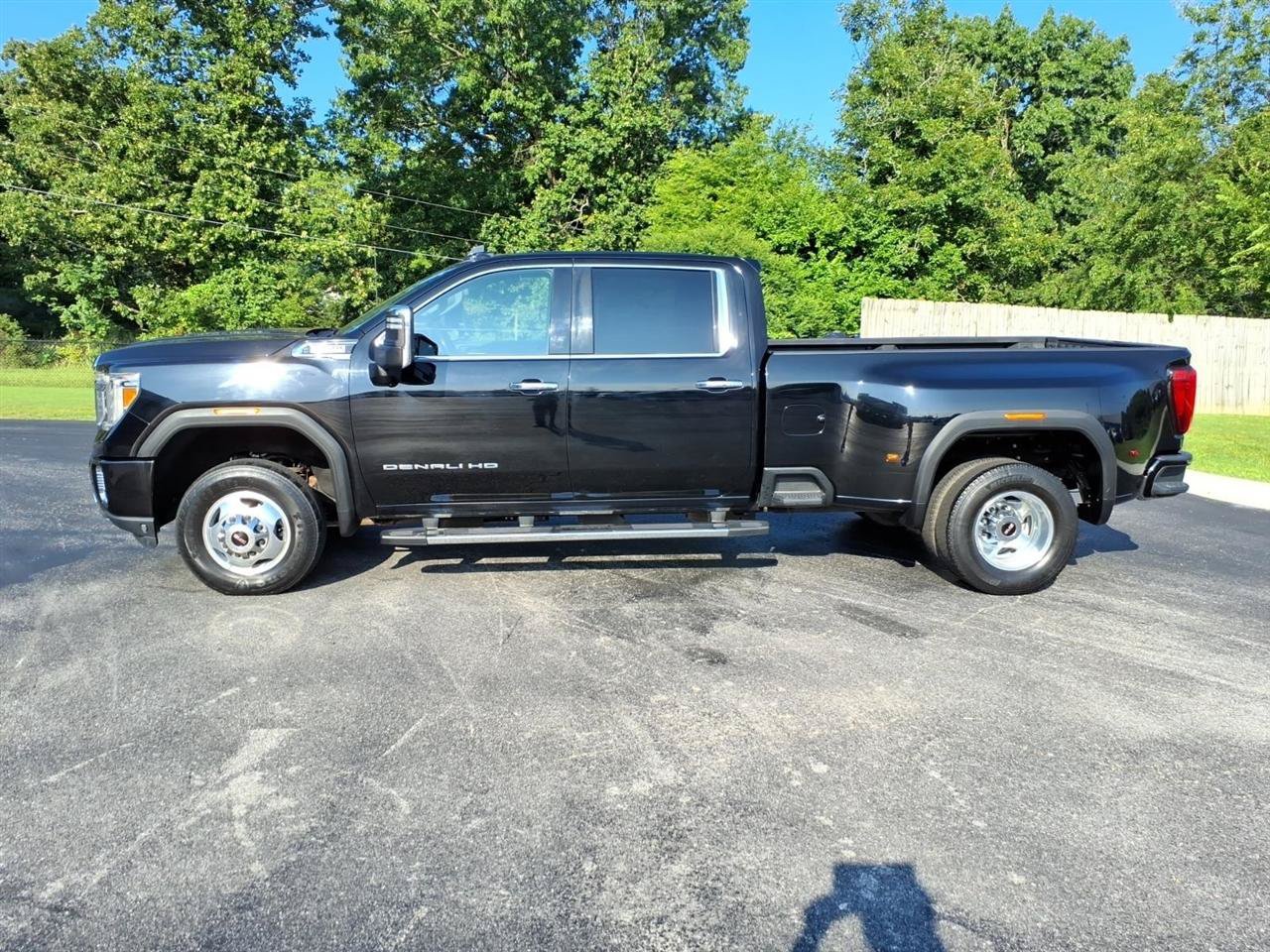 Used 2020 GMC Sierra 3500 Denali w/ Denali Ultimate Package AWD/4WD image 3