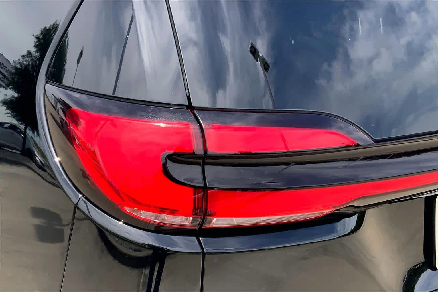Used 2025 Chrysler Pacifica Select FWD image 27