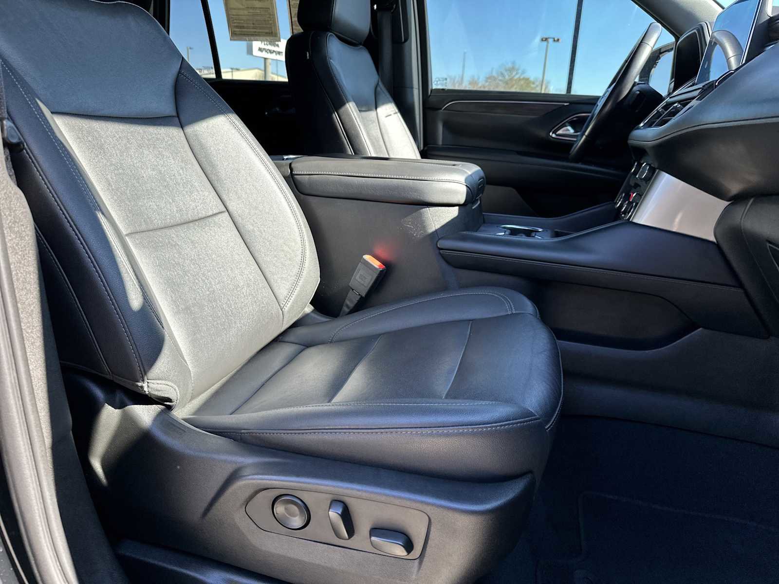 Used 2022 Chevrolet Tahoe Z71 image 25