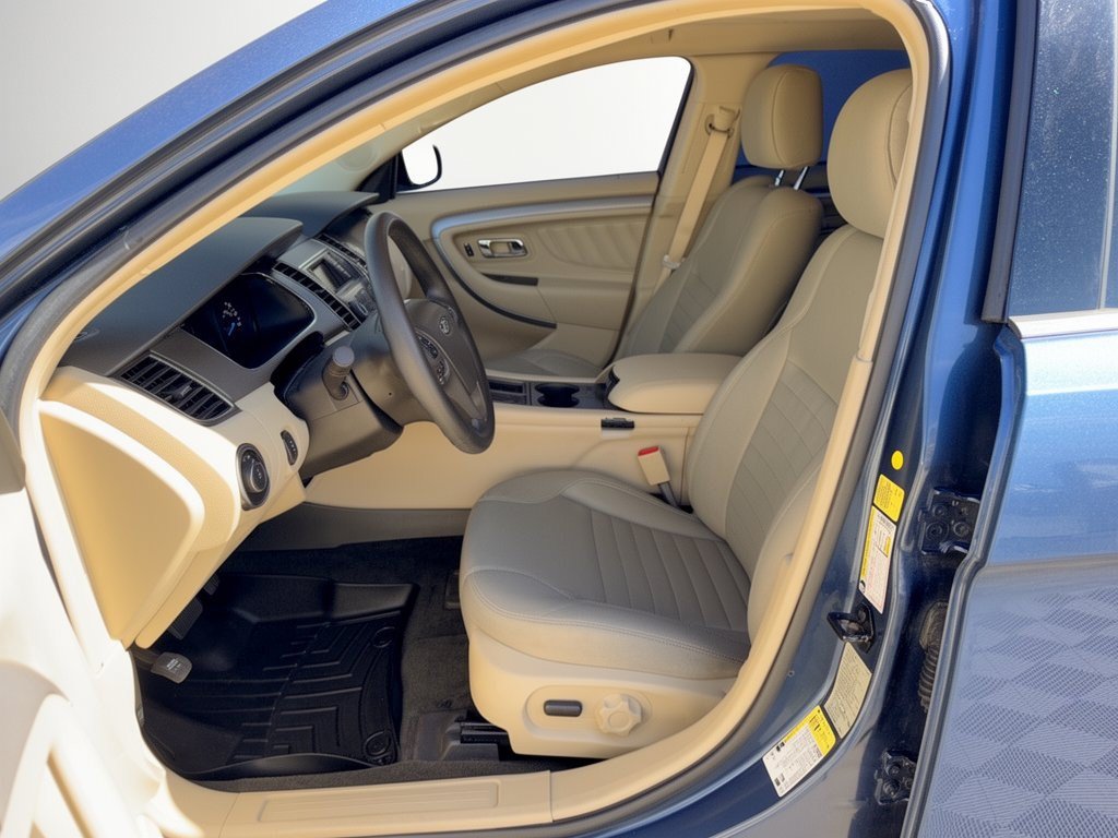 Used 2018 Ford Taurus SE FWD image 5