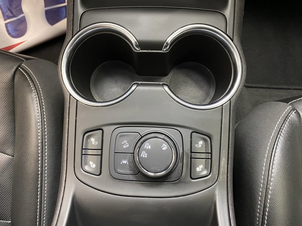 Used 2024 GMC Terrain SLT image 33