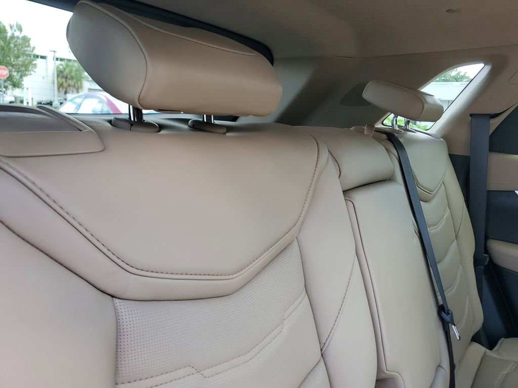 Used 2017 Cadillac XT5 Platinum w/ Driver Assist Package image 24