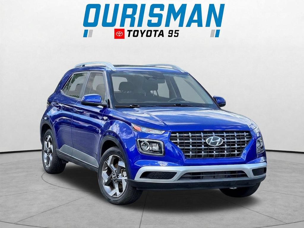 Used 2025 Hyundai Venue SEL FWD video 1
