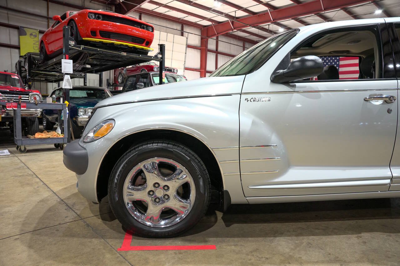 Used 2001 Chrysler PT Cruiser FWD image 3