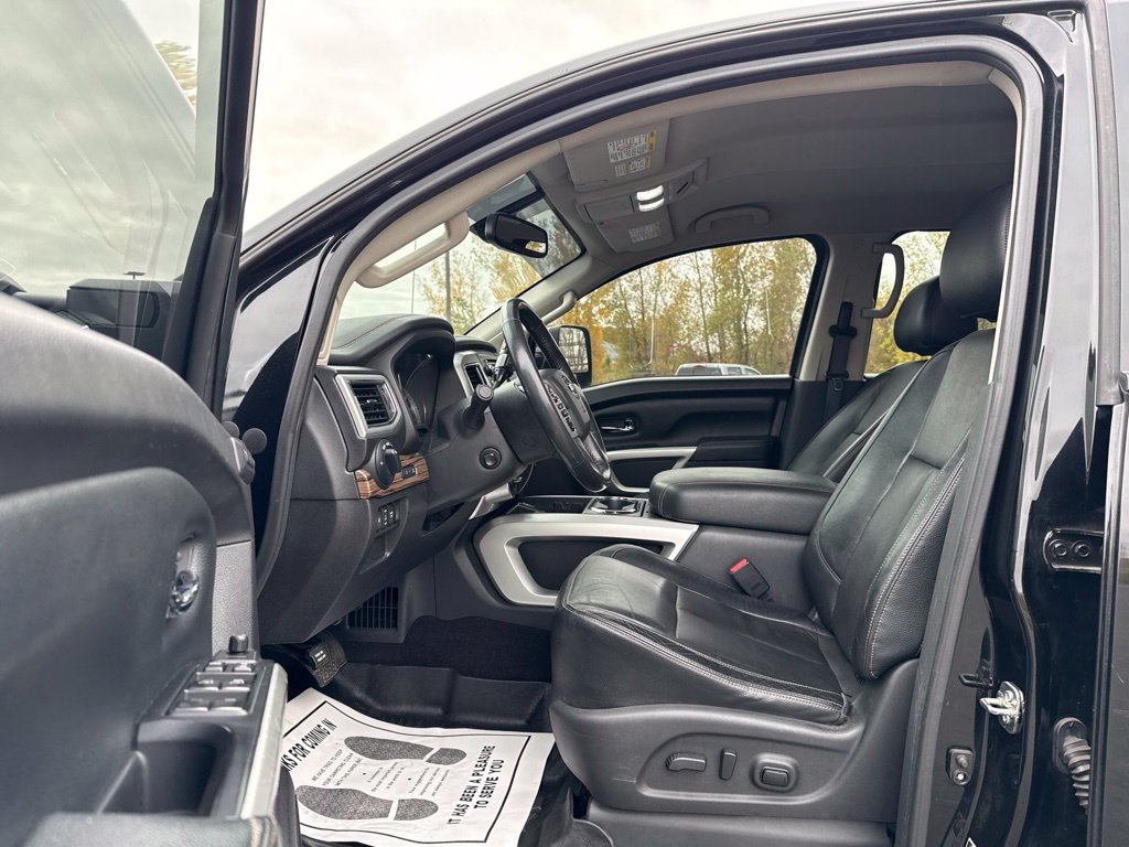 Used 2017 Nissan Titan SL AWD/4WD image 23